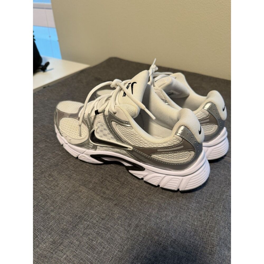 Nike RNR Size 11 Mens - Picture 2 of 4